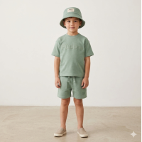 F09348TOD: Boys Heavyweight Fabric T-Shirt & Short Outfit With Bucket Hat (2-4 Years)