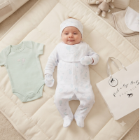 G12561NB: Baby Unisex Hot Air Balloon 6 Piece Mesh Bag Gift Set (NB-6 Months)