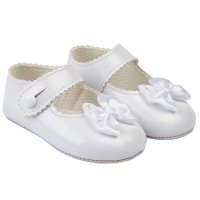 B604: Baby Girls Soft Soled Shoe-White (Shoe Sizes: 0-4)